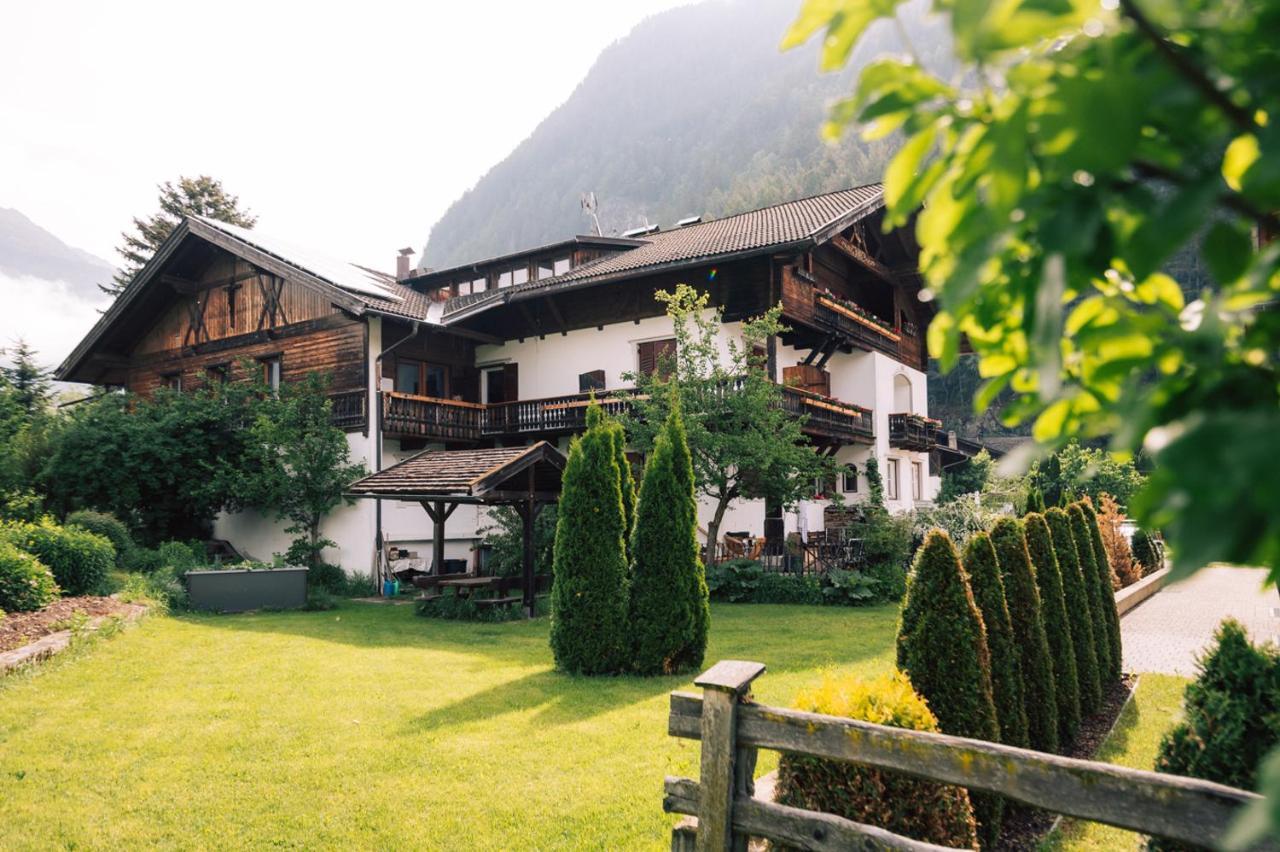 Gasthof Residence Brugghof & Erlhof Campo Tures Esterno foto