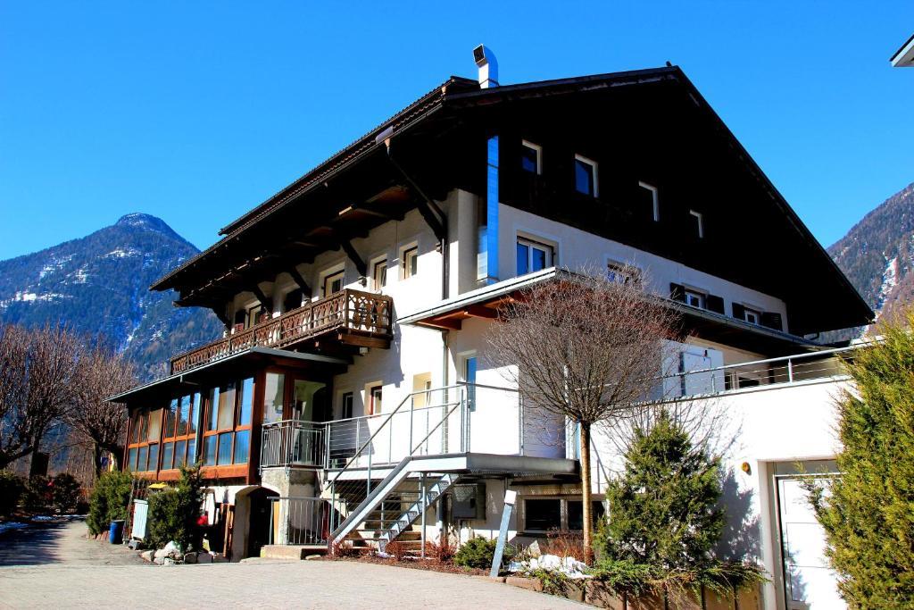 Gasthof Residence Brugghof & Erlhof Campo Tures Esterno foto